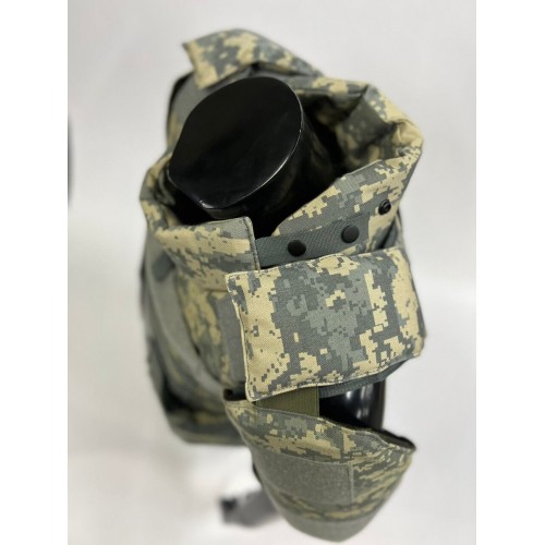 Военный бронежилет пиксельный с плитами в Бийске